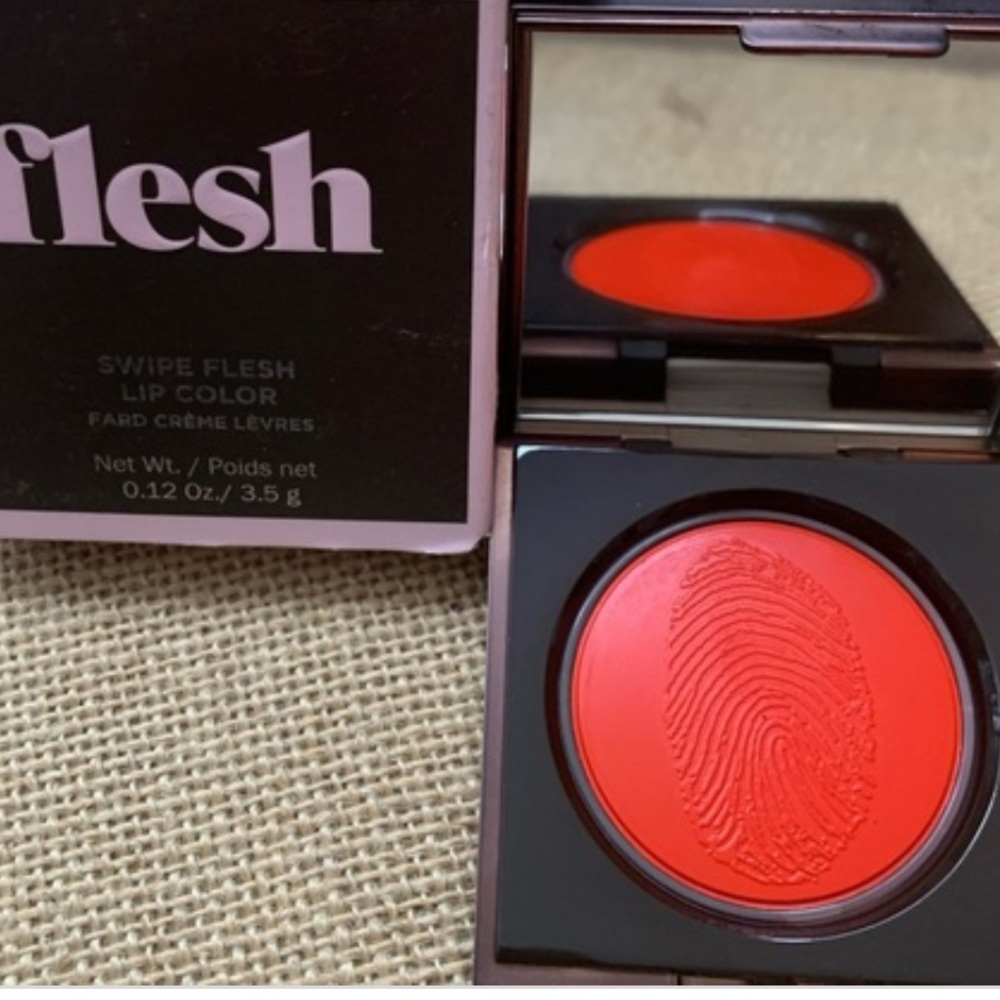 Flesh Beauty Swipe Lip Color Lipstick Compact